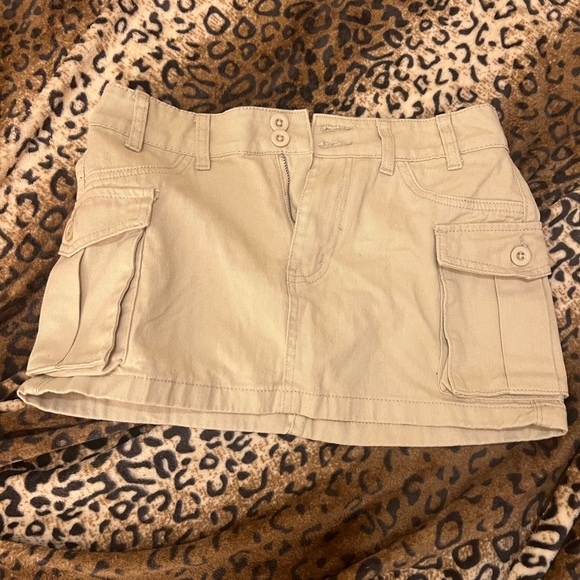 SHEIN Dresses & Skirts - Khaki Skirt✨